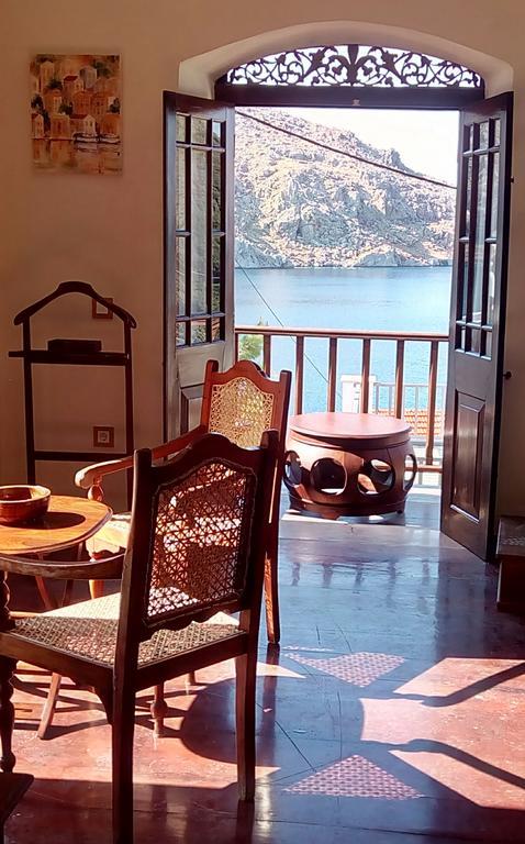 Hotel Emporio à Symi Extérieur photo