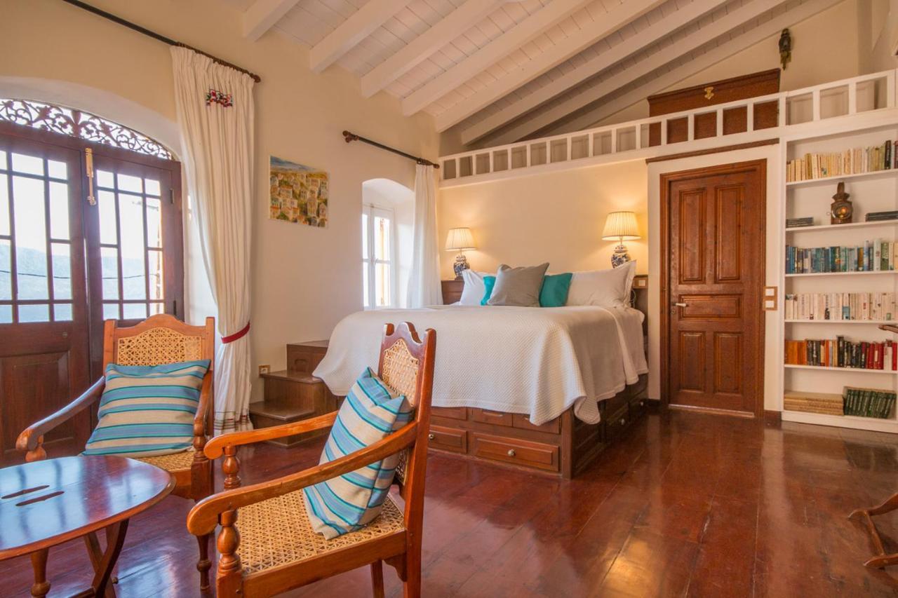 Hotel Emporio à Symi Extérieur photo