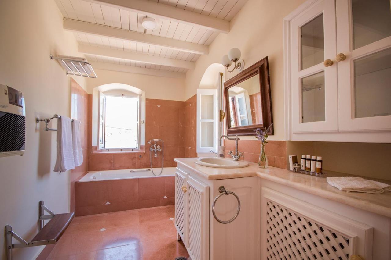 Hotel Emporio à Symi Extérieur photo